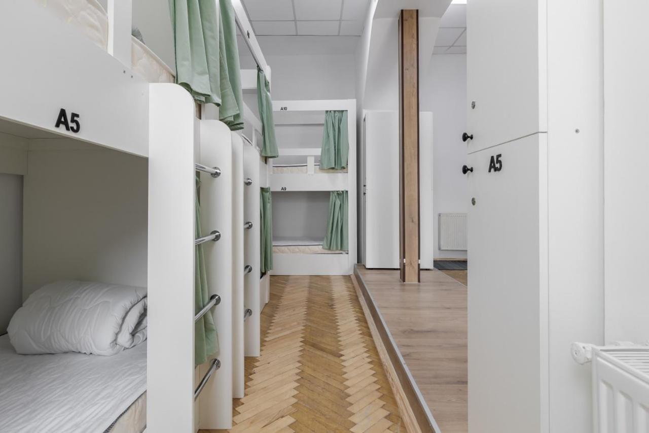 In Town Hostel リヴィウ エクステリア 写真