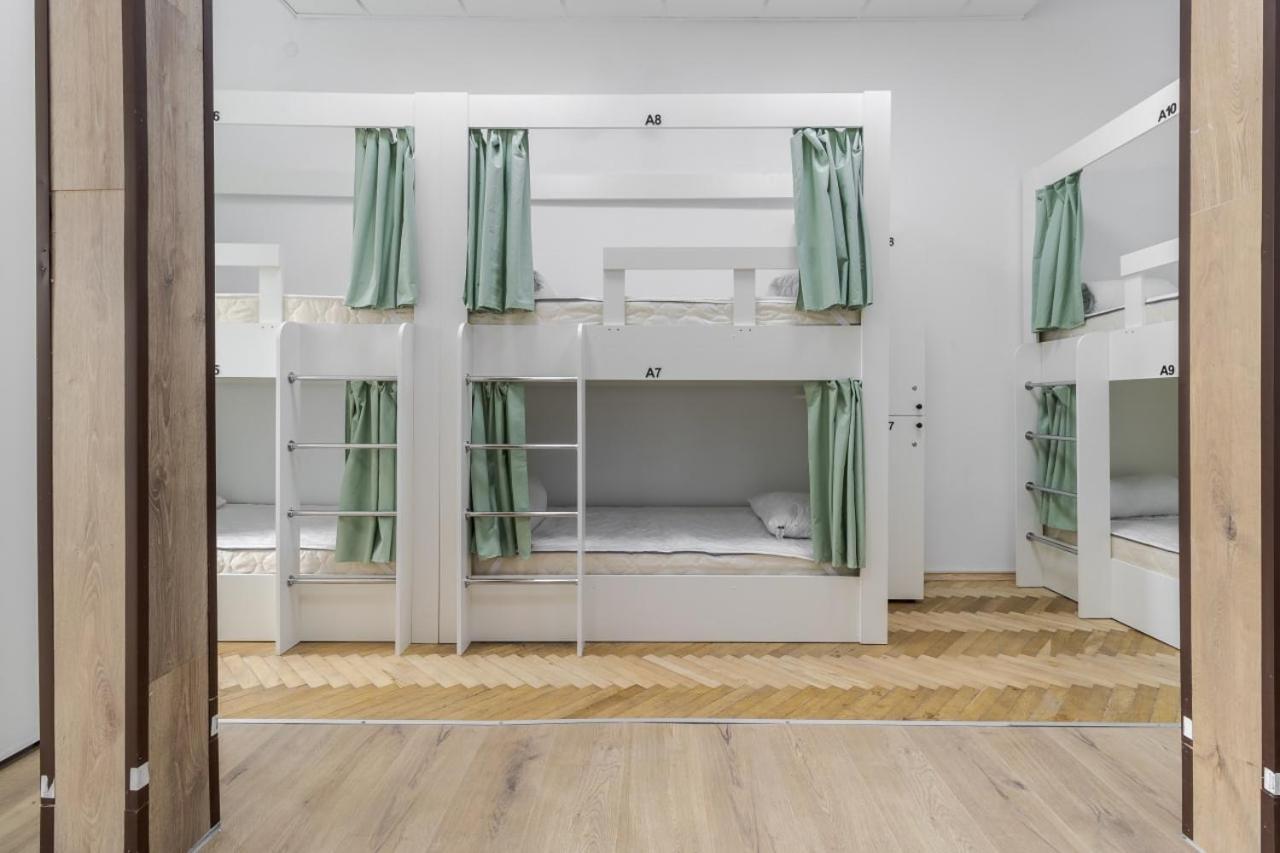 In Town Hostel リヴィウ エクステリア 写真