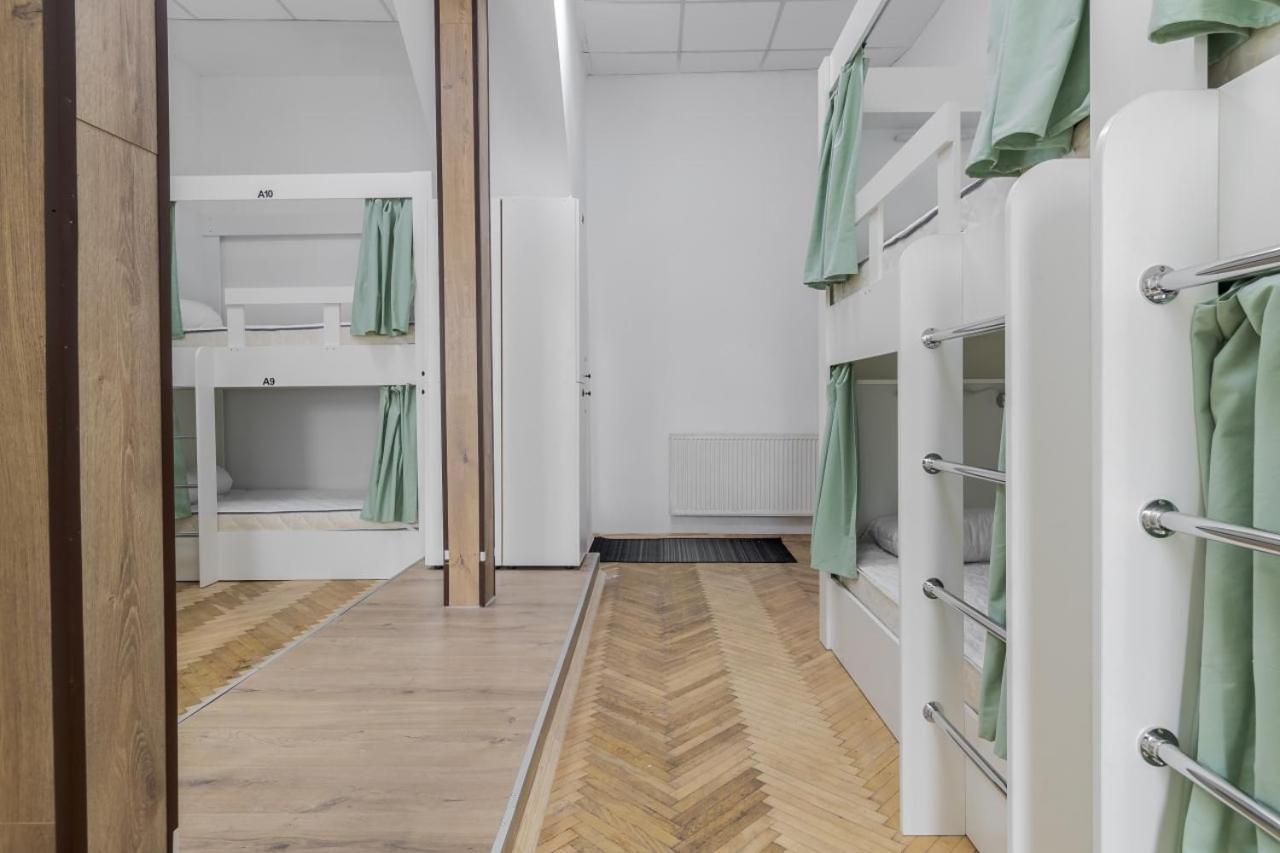 In Town Hostel リヴィウ エクステリア 写真